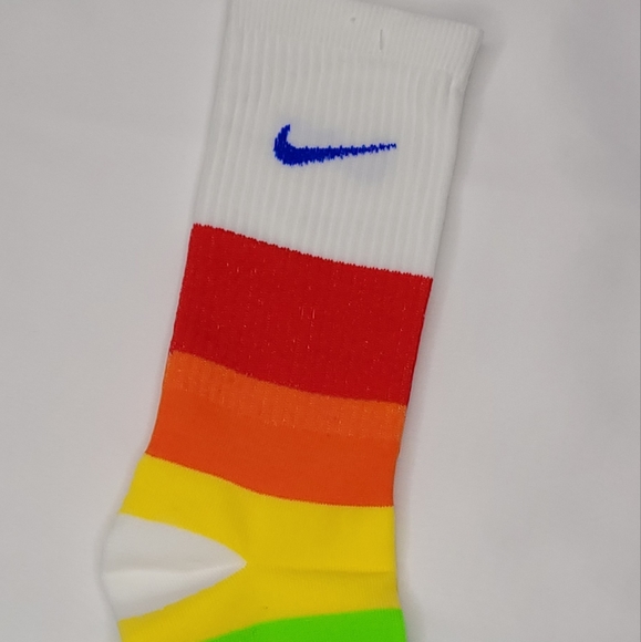 NIKE PRIDE---Nice set of 3 pair of Nike socks with pride flag - Picture 4 of 5